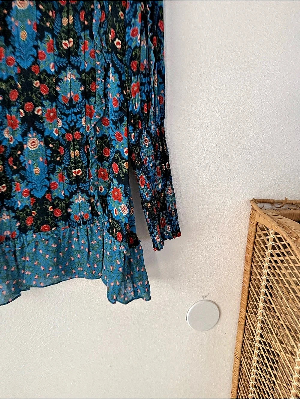 Farm Rio Floral Ruffle Hem Blouse in Blue & Black Size Medium - Picture 4 of 11